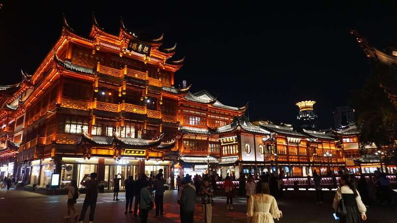 Shanghai Evening Tour: VIP Huangpu River Cruise&City lights - Why the Huangpu at Night Works So Well