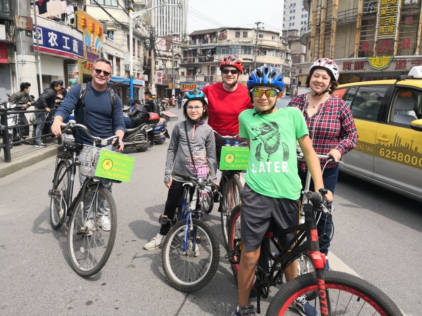 Shanghai: Full Day Classic Bike Tour With an Authentic Lunch - Nanjing Road and the car-free perspective on shopping streets