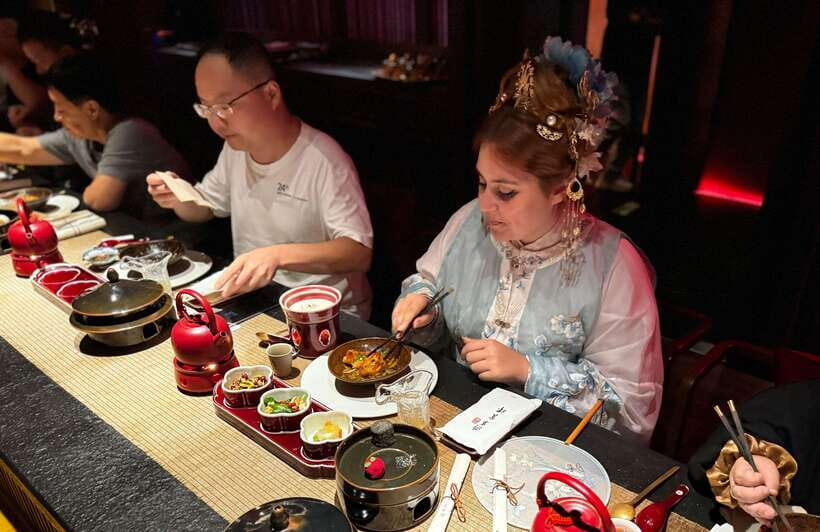 Shanghai Guided Royal Banquet Photo (Incl) with Massage Opt - Costume and makeup: turn your photos into “court” photos