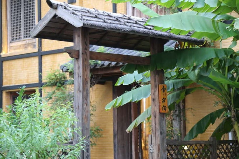 Shanghai: Hands-on Incense Tablet Making Class - Choosing the mold: bats, lotuses, zodiac, and other symbols