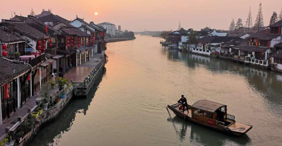 Shanghai Highlights and Zhujiajiao Water Town Private Tour - Hotel or Cruise Pickup: One Less Day Headache
