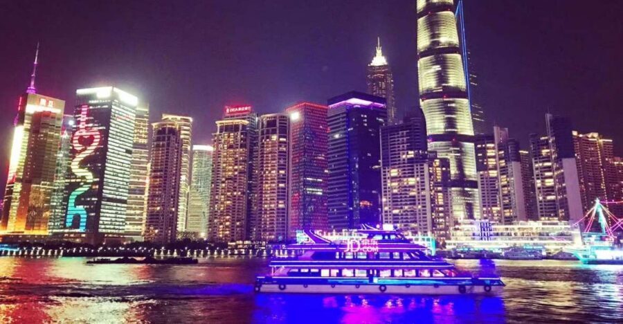 Shanghai in 5 Hours: River Cruise, Shanghai Tower & Dining - Lunch in Shanghai Style: Fuel That Tastes Like the Region