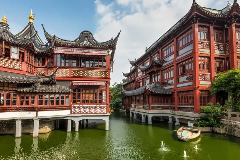 Shanghai: Jing'an Temple, Yu Garden, and Bazaar Private Tour - Jing’an Temple: golden details and quiet resets