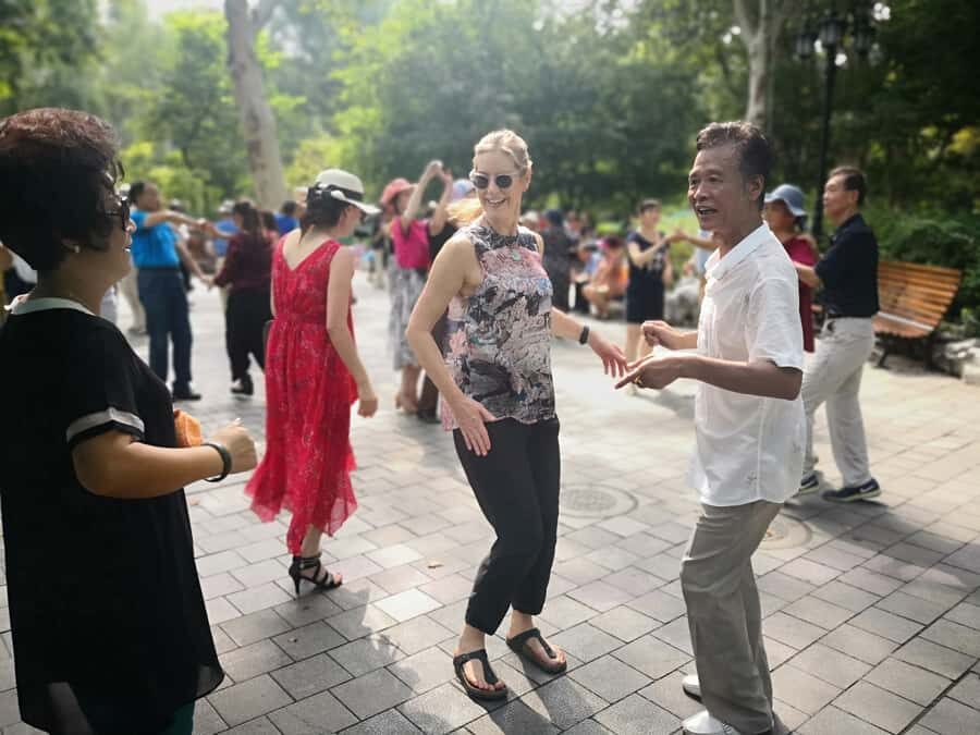 Shanghai Must-See and Foodie Test Bike Tour( Day & Night) - Yu Garden Bazaar and the maze of back lanes
