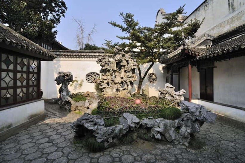 Shanghai: Private Day Tour to Suzhou by Bullet Train - Silk Museum and live weaving: seeing Suzhou’s craft in motion