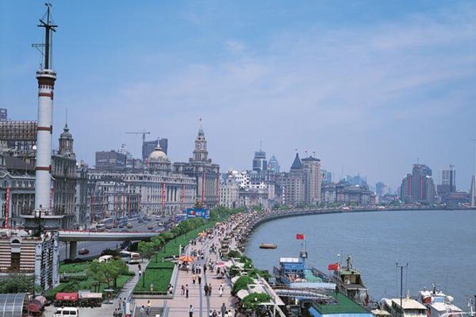 Shanghai Pudong Airport Private One-Way or Round-Way Transfer in English Service - The ride itself: comfort, luggage help, and real English support
