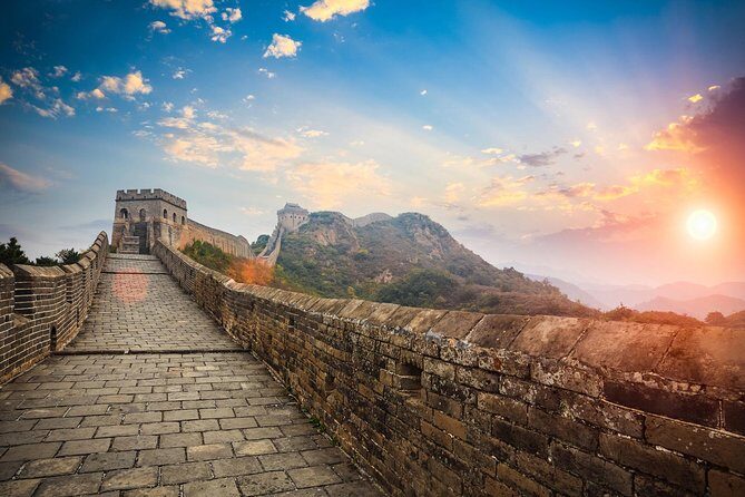 Shanghai to Beijing Bullet Train Ticket with Hongqiao Station Transfer - Meeting your driver and handling the ticket handoff