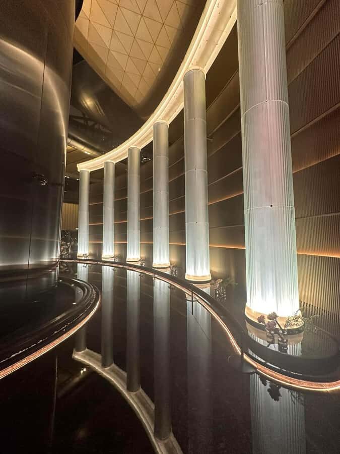 Shanghai Tower: 120 floor Highest restaurant in the world - Sunset and the cocktail moment: plan for drinks beyond lunch