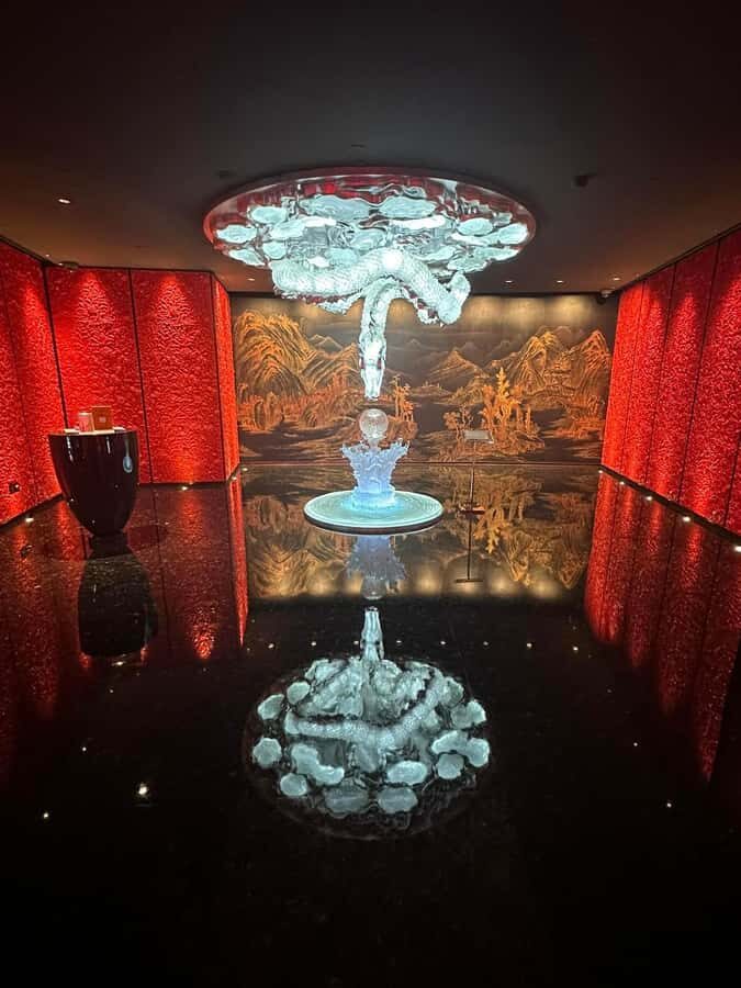 Shanghai Tower: 120 floor Highest restaurant in the world - Price and value: is $250 per group a smart deal?