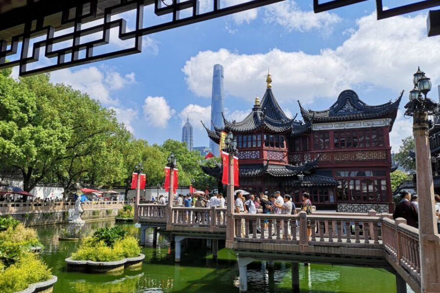 Shanghai: Yu Garden and City God Temple Walking Tour - Key highlights that make this walk worth it