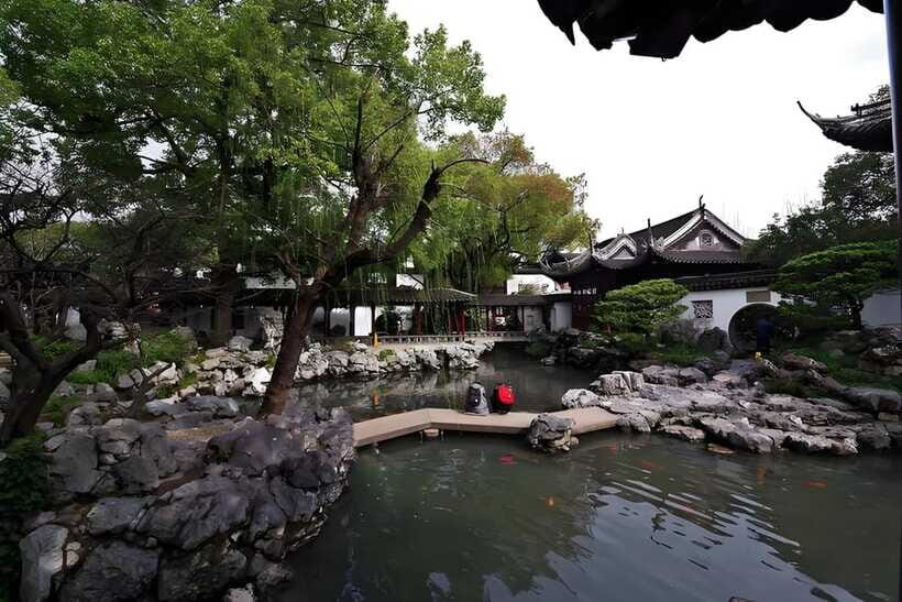 Shanghai: Yu Garden Ticket+Lantern Festival Entry combo - Yu Garden itself: how the Ming-and-Qing garden layout rewards slow walking