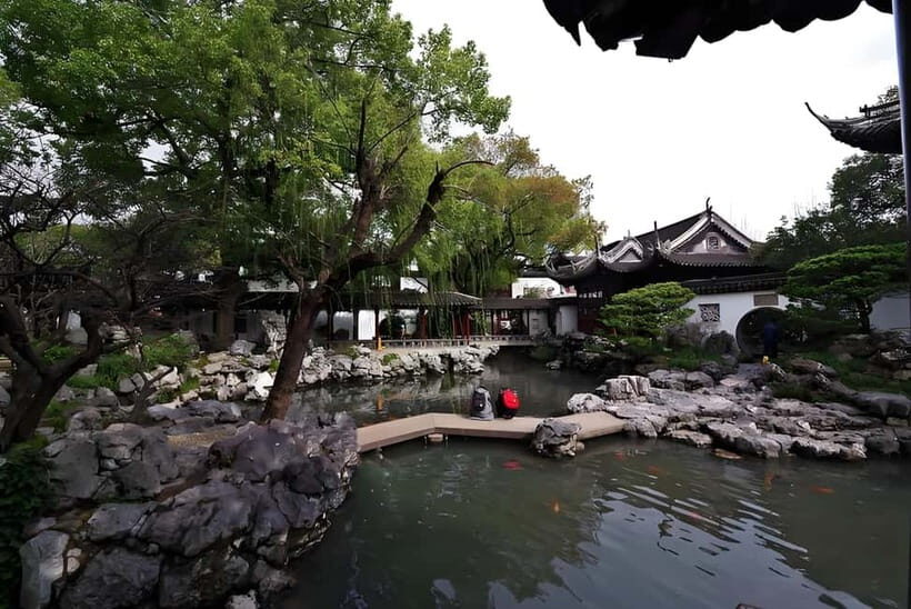Shanghai: Yu Garden Ticket+Lantern Festival Entry combo - Lantern Festival highlights: horse lanterns, riddles, and the Nine-Zigzag Bridge