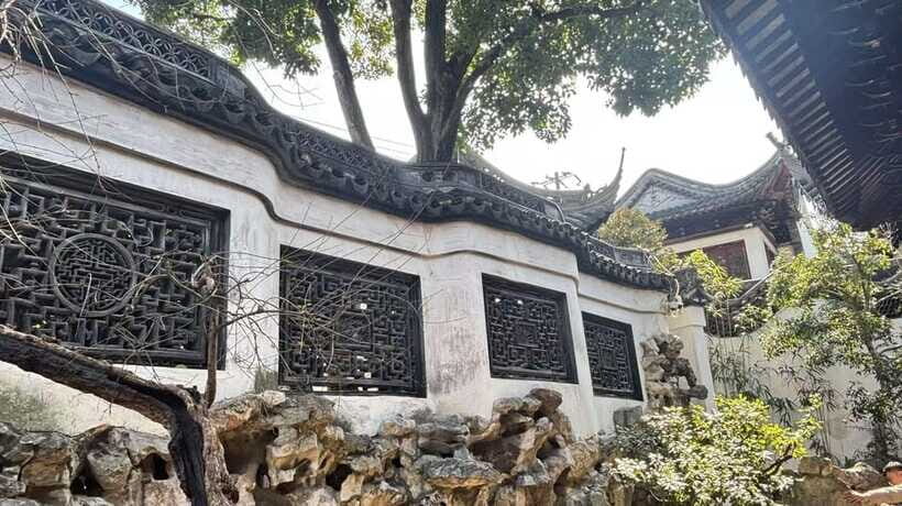 Shanghai: Yu/Yuyuan Garden Entry Ticket--E ticket - Getting There Without Stress: Metro and Bus Options