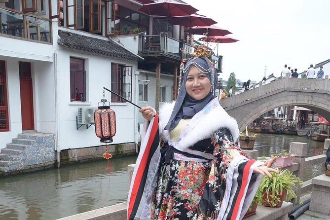 Shanghai Zhujiajiao water town,Yugarden&Bund one day tour - Yu Garden (Yuyuan): 1559 Calm, Grand Rockery, and Classic Design
