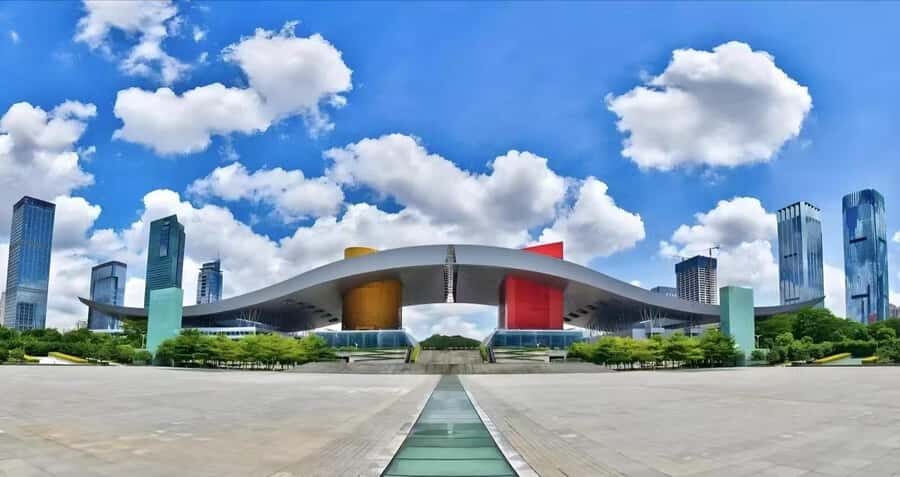 Shenzhen History , Culture & Scenic + (Drone Delivery) tour - Deng Xiaoping statue: the founder connection, plus a 360-degree perspective
