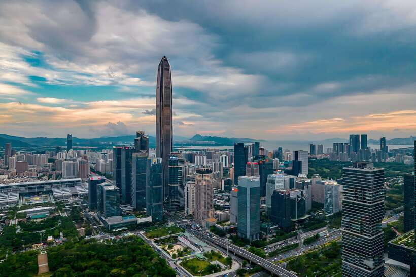 ShenZhen: Tallest Building with Luxury Meal on Highest Floor - The 118th-floor viewpoint: best views, with one glass caveat