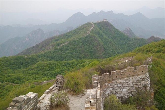 Simatai Great Wall & Gubei Water Town Private Trip English Driver - Huanghuacheng Lakeside Wall: The Views Feel Different