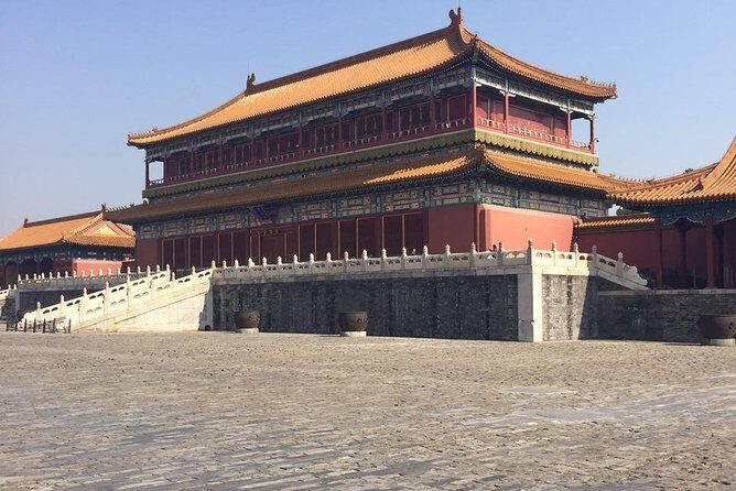 Small-Group Coach Tour: City Highlights of Beijing Including Lunch - Tiananmen Square: Get Oriented Before You Go Royal