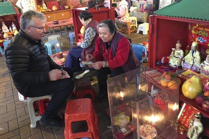Small-Group Tour: Hidden Gems of Old Hong Kong island - North Point Chinese slipper embroidery store: a fast craft stop