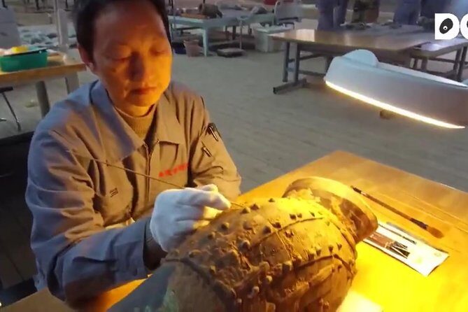 Terracotta Warriors, City Wall and Muslim Food Street - The Museum of Qin Terra-Cotta Warriors: Seeing the Pits Without the Chaos