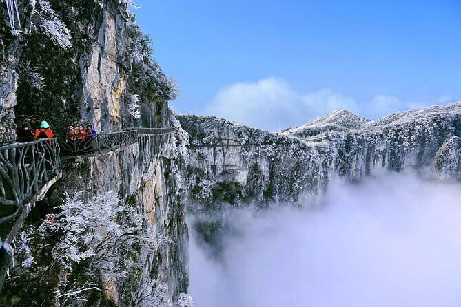Top Zhangjiajie Mini Group Tour: Glass Bridge & Tianmen Mountain - Stop 1: Zhangjiajie Grand Canyon, a morning warm-up