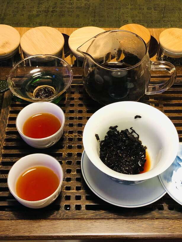 Traditional Chinese Tea Ceremony Experience - Tea masters and English: what helps most