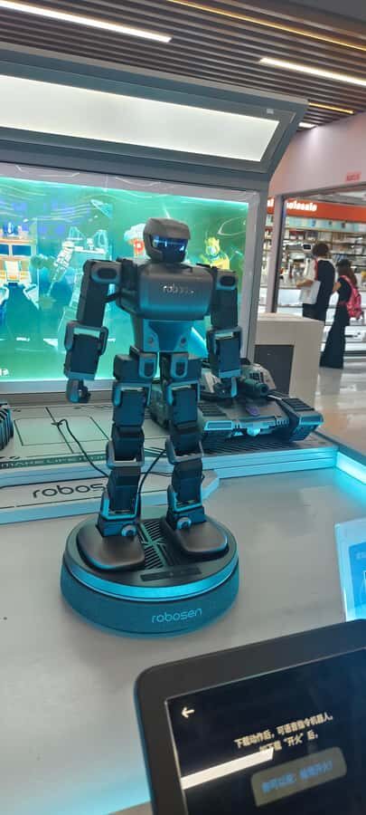 Untold story of Shenzhen , Electronic & Dongmen Market tour - Should you book this tour with Fantasia Tours?