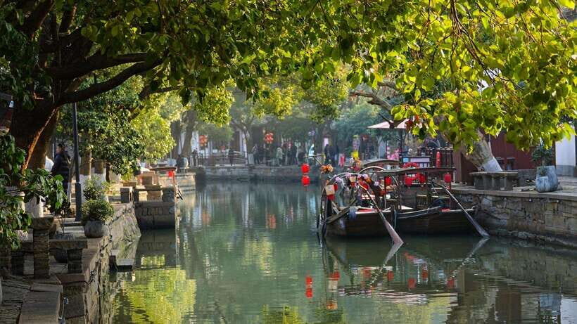 Water Town Zhujiajiao Shanghai: Boat Ride,Sights,Bites&Sips - 北大街 (Beidajie) lunch: food markets plus a breather