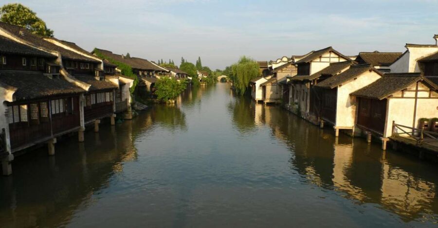 Wuzhen Private Full-Day Tour from Shanghai - Arriving in Wuzhen: Six Districts and a Town Built Around Water