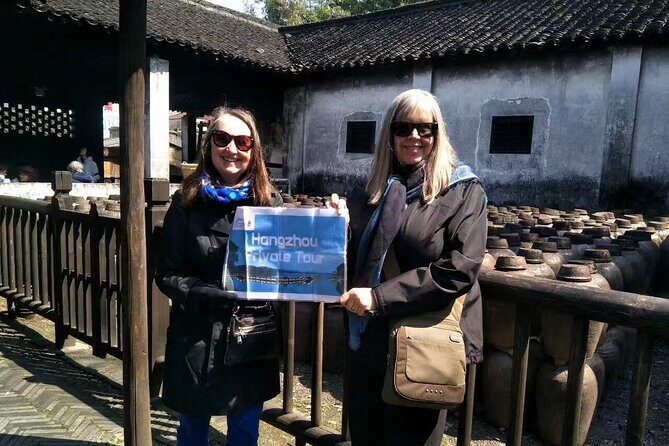 Wuzhen Water Town Delight Tour With Riverside Lunch Experience - How the Guided Visit Helps You Read the Town