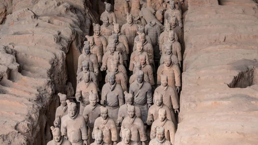 Xian: Bus Tour of Terracotta Warriors With Guide & Lunch - Terracotta Warriors Museum: what the guide helps you notice