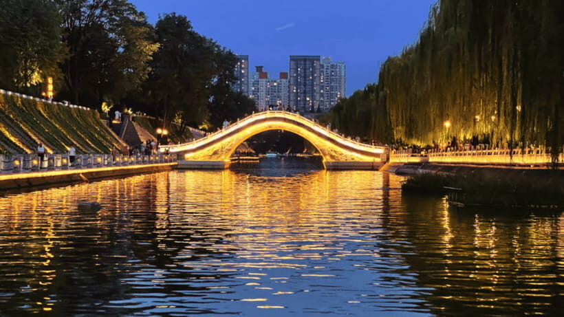 Xi'an: City Wall Moat Smart Boat Tour - What You Actually See: The Route Is Part of the Story