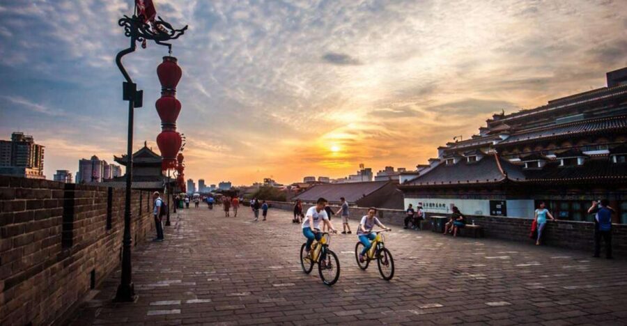 Xi'an City Wall Private Guided Tour with Cycling Option - The City Wall Experience: Bike or Foot, But Always With a Plan
