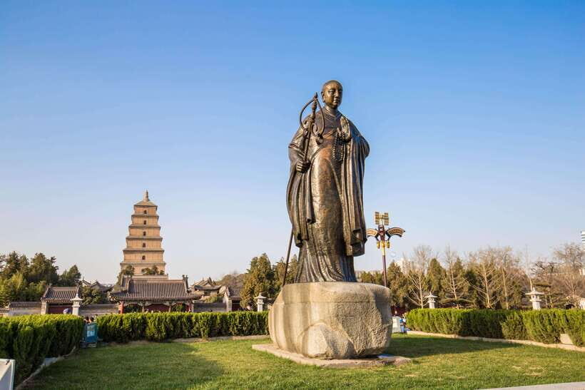 Xi'an: Custom-Made 2-Day Private Tour w/ Panda Center Option - Meeting, Pickup, and Why Private Transport Saves Your Energy