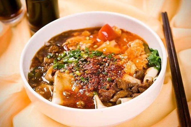 Xi'an Gourmet Walking Tour at Night - Drifting past the Drum Tower and toward Muslim Street