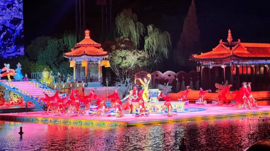 Xi'an: Guided Day Tour to Huaqing Palace & Terracotta Army - Huaqing Palace and Mt. Lishan: emperor retreat plus mountain history