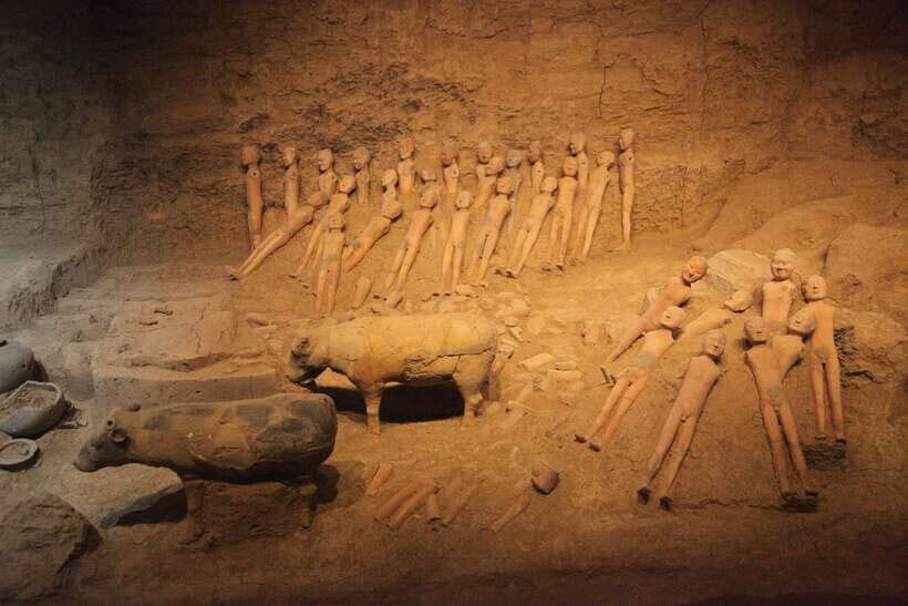 Xi'an: Han Yang Ling Tomb Archaeology Tour with Options - Skip-the-line, private vehicle, and the value of a focused day