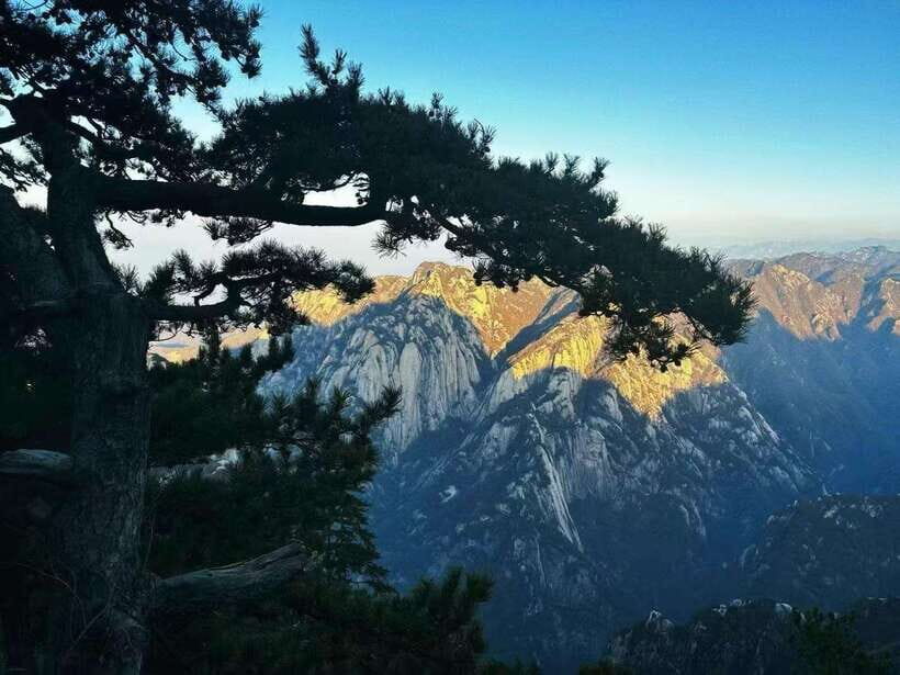 Xi'an: Hua Shan Mountain Private day Tour - On the mountain: your real choice is hike vs cable car