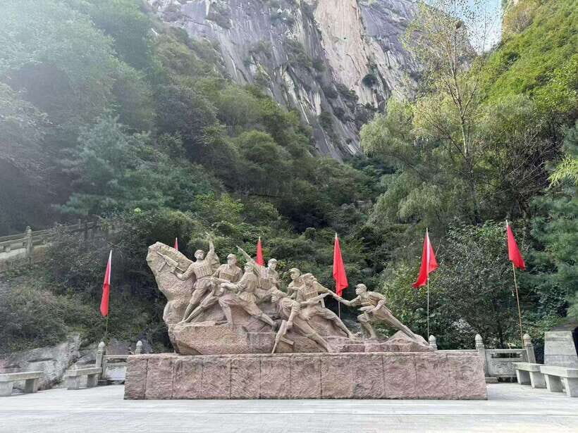 Xi'an: Hua Shan Mountain Private day Tour - Guided vs self-guided: getting English help without getting stuck