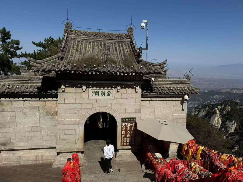 Xi'an: Hua Shan Mountain Private day Tour - Price and Logistics: what your $240 really covers