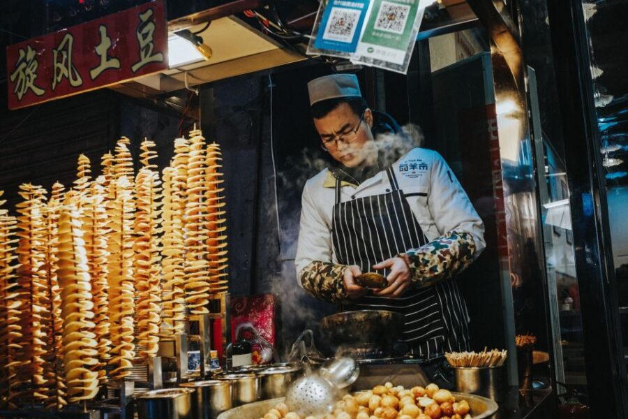 Xi'an Muslim Quarter Night Market Foodie Walking Tour - The Food Starts Fast: How the Night Market Gets You Eating