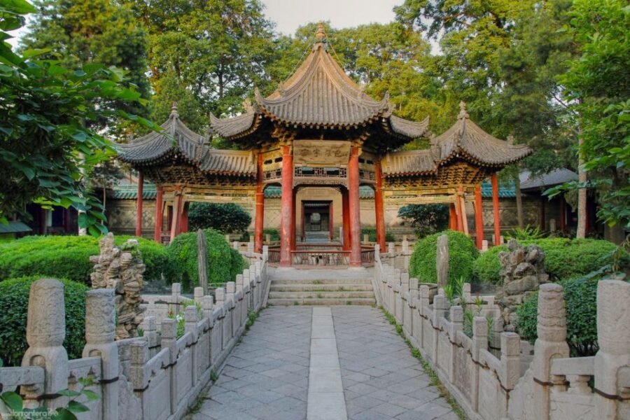 Xi'an Muslim Quarter Night Market Foodie Walking Tour - Great Mosque or Gaojia Courtyard: Pick the Right Feel