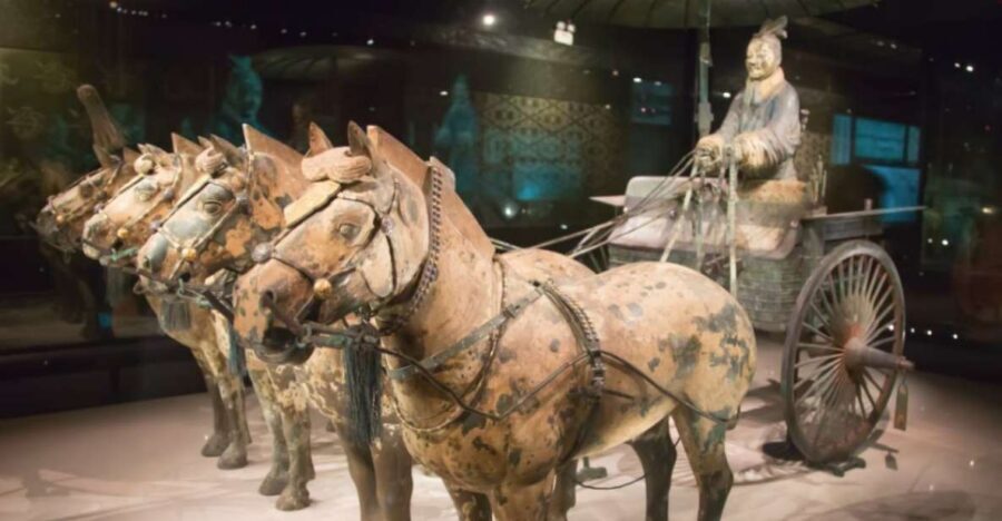 Xi'an Private Terracotta Warriors and Hanyangling Mausoleum - Terracotta Warriors Museum: Pit 1, 2, 3 and the chariots display
