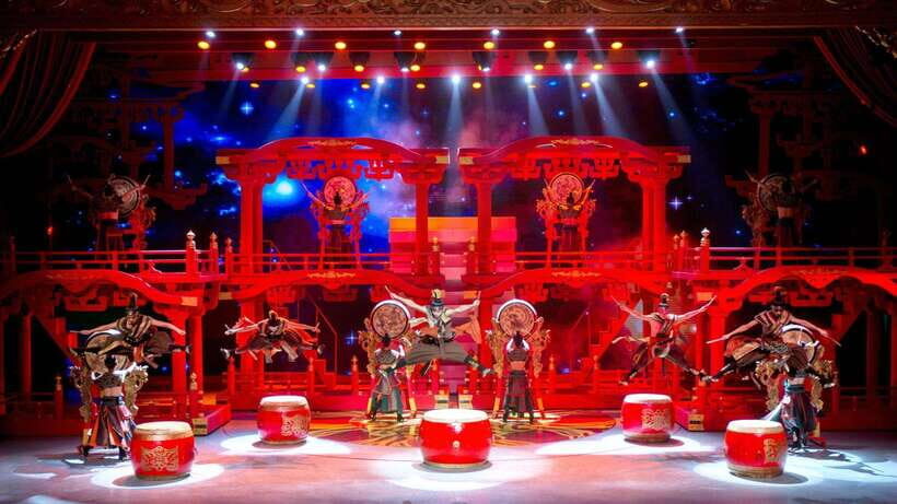 Xi'An: Tang Dynasty Show Ticket w/ Transfer or Dinner - Unlimited drinks can change the vibe of the meal