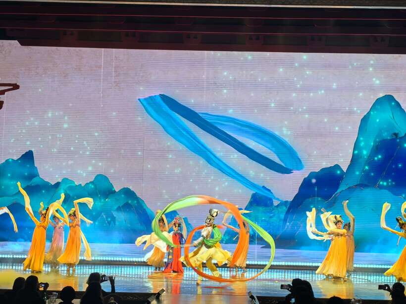Xi'An: Tang Dynasty Show Ticket w/ Transfer or Dinner - Transfers: private driver help you actually feel in the moment