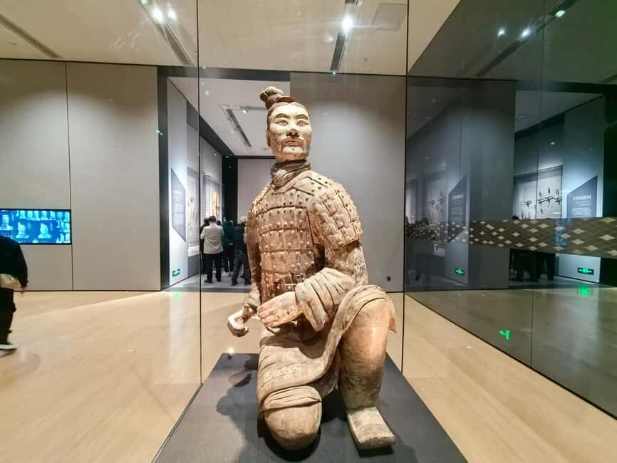 Xi'an: Terracotta Army&Optional City Sites Private Day Tour - Lunch: simple, flexible, and easy to manage