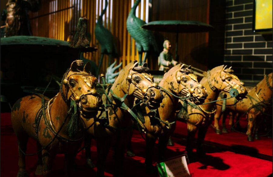 Xi'an: Terracotta Warriors Private Tour with Optional Lunch - Inside Pit 1: the “main battle line” effect