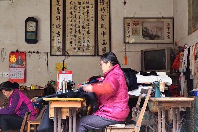 Xingping Xianggong Hill and Yangshuo Countryside Classic Day Tour - Lunch math: what you pay, how to make it worth it