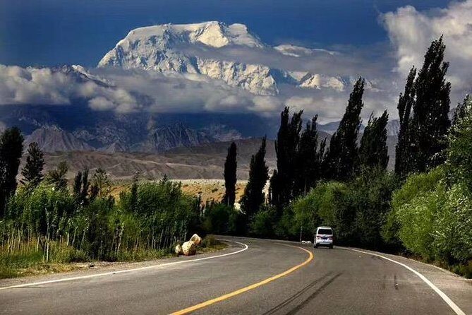 Xinjiang Best Classic Silk Road Tour with Locals - Kuqa and the Kizil caves: Buddhist art with context