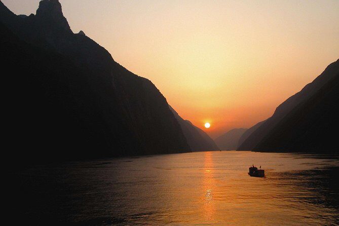 Yangtze River Cruise from Yichang to Chongqing Upstream in 5 Days 4 Nights - Why This Upstream Cruise Makes Sense on the Yangtze